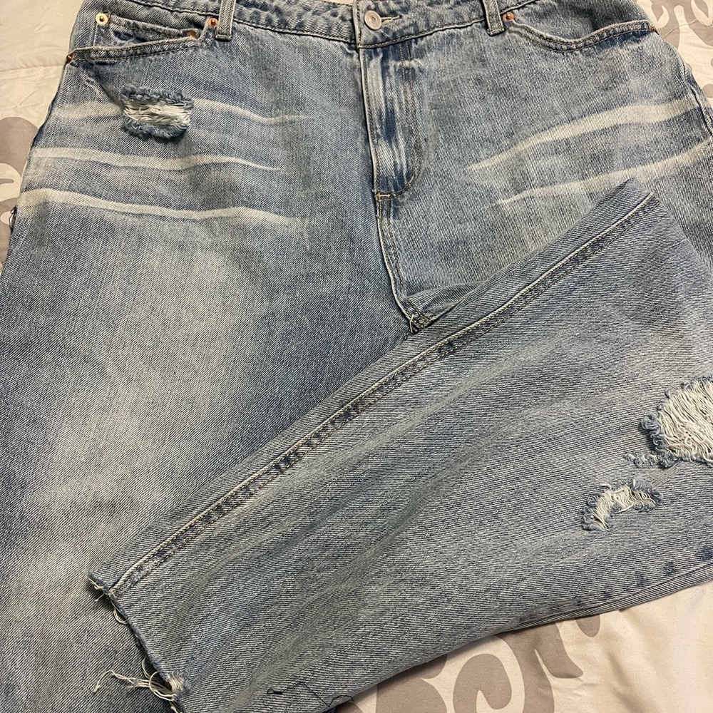 No Boundaries boyfriend jeans
